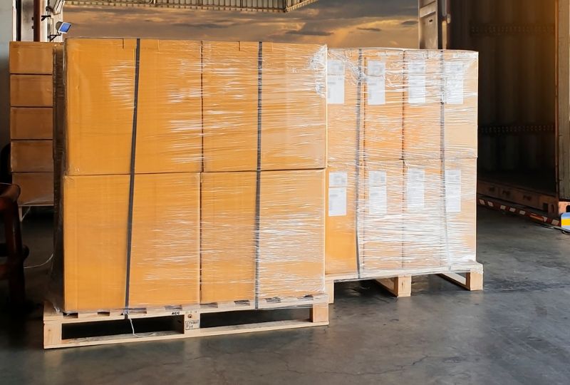 Three officers jailed for stealing clothes from import shipment